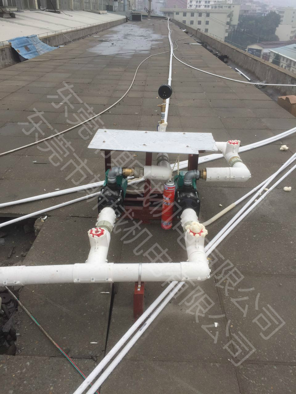 現(xiàn)場發(fā)泡進(jìn)行中_meitu_2.jpg 現(xiàn)場發(fā)泡進(jìn)行中_meitu_2.jpg